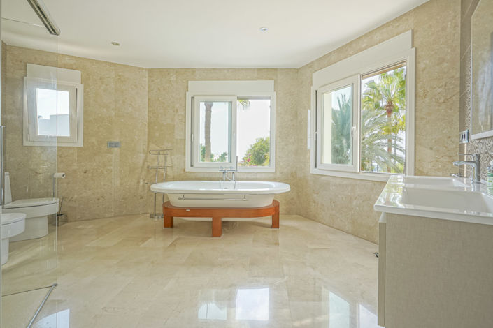 Image No.10-4 Bed Villa for sale