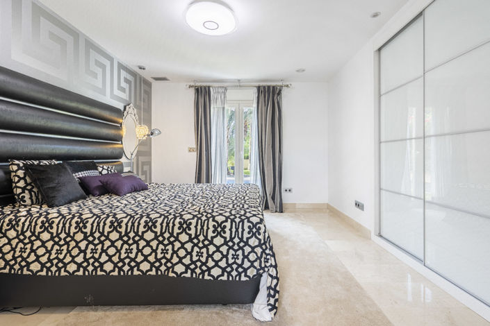 Image No.24-4 Bed Villa for sale