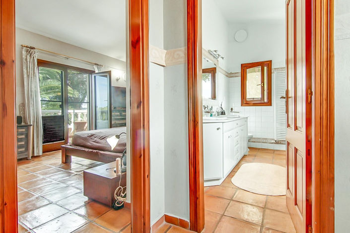 Image No.15-7 Bed Villa for sale