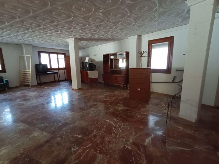 Image No.6-10 Bed Villa for sale