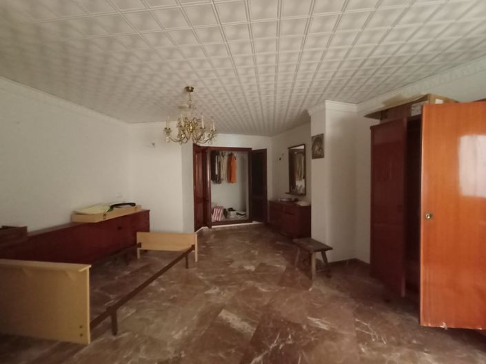 Image No.8-10 Bed Villa for sale