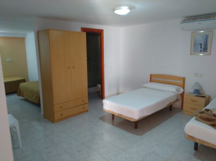 Image No.19-26 Bed Commercial for sale