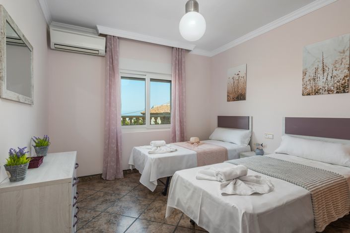 Image No.30-6 Bed Villa for sale