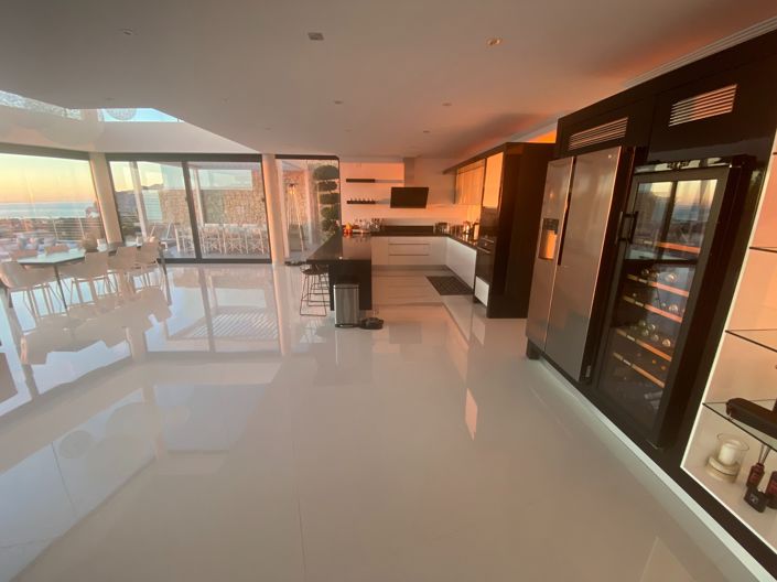 Image No.10-5 Bed Villa for sale