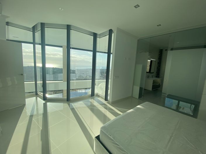 Image No.14-5 Bed Villa for sale