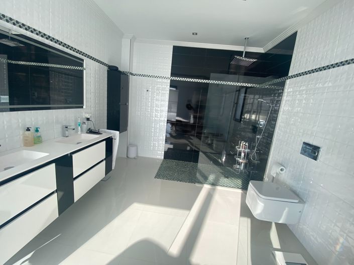 Image No.26-5 Bed Villa for sale