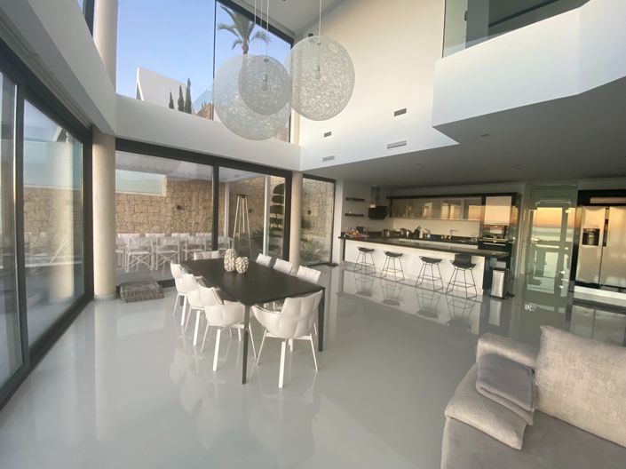 Image No.4-5 Bed Villa for sale