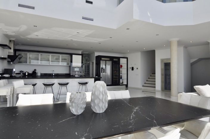 Image No.9-5 Bed Villa for sale