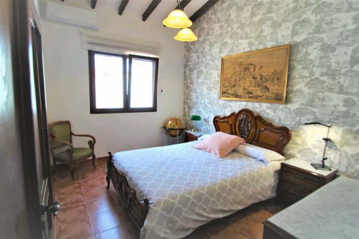 Image No.17-9 Bed Villa for sale