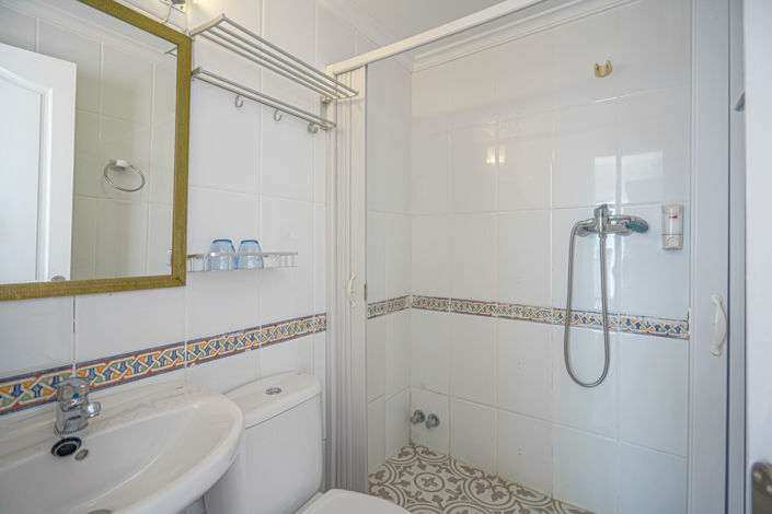 Image No.13-16 Bed Commercial for sale