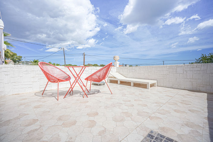 Image No.30-16 Bed Commercial for sale