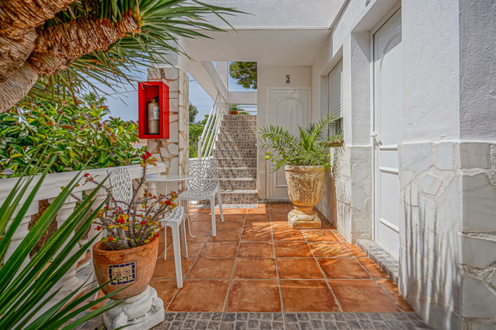 Image No.8-16 Bed Commercial for sale