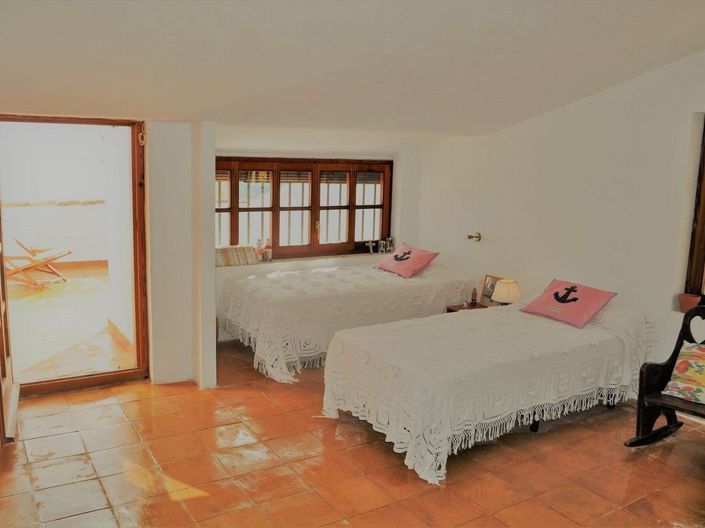 Image No.15-5 Bed Villa for sale