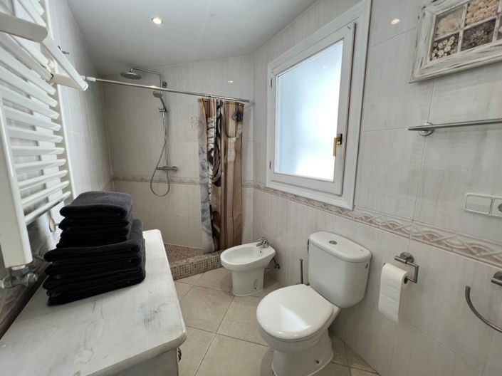 Image No.25-4 Bed Villa for sale