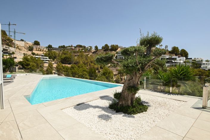 Image No.14-5 Bed Villa for sale