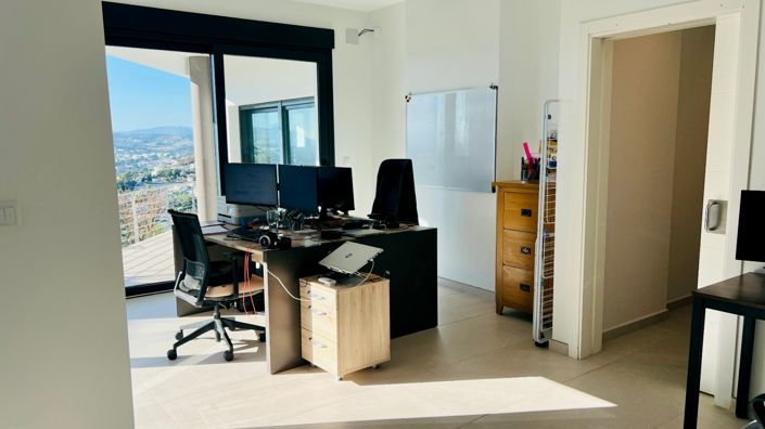 Image No.8-4 Bed Villa for sale