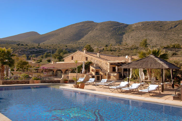 Image No.1-8 Bed Villa for sale