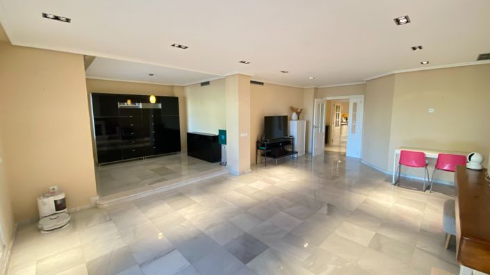 Image No.11-3 Bed Apartment for sale