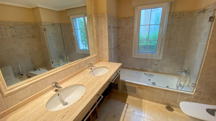 Image No.40-3 Bed Apartment for sale