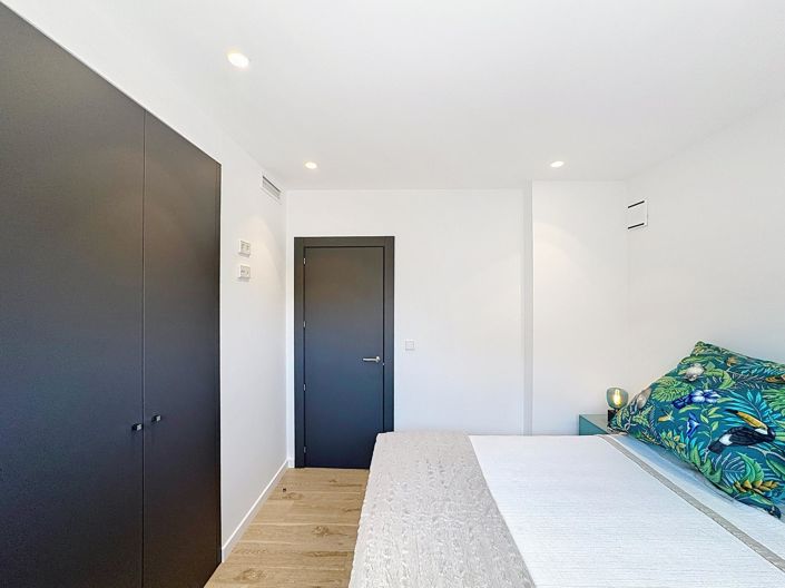 Image No.25-2 Bed Penthouse for sale