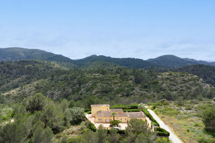 Image No.2-4 Bed Villa for sale