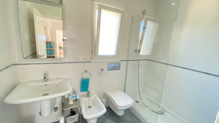 Image No.38-4 Bed Villa for sale