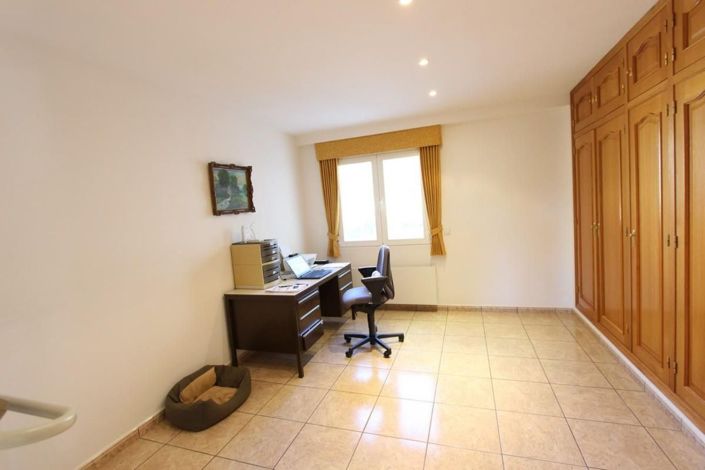 Image No.20-6 Bed Villa for sale