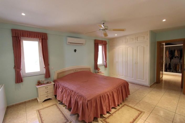 Image No.28-6 Bed Villa for sale