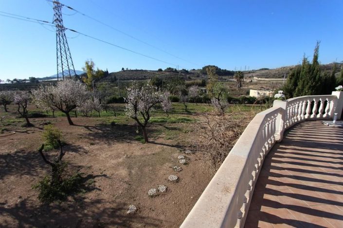 Image No.6-6 Bed Villa for sale