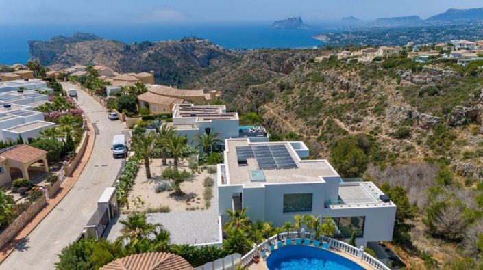 Image No.1-3 Bed Villa for sale