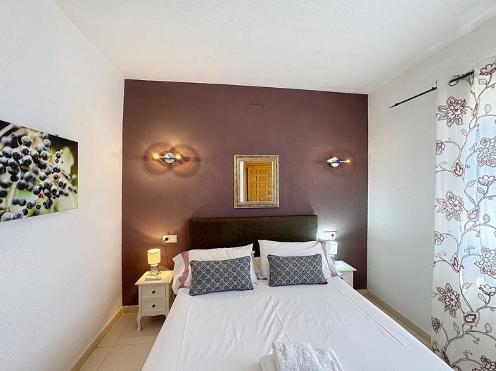 Image No.20-2 Bed Villa for sale