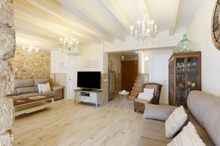 Image No.18-10 Bed Finca for sale