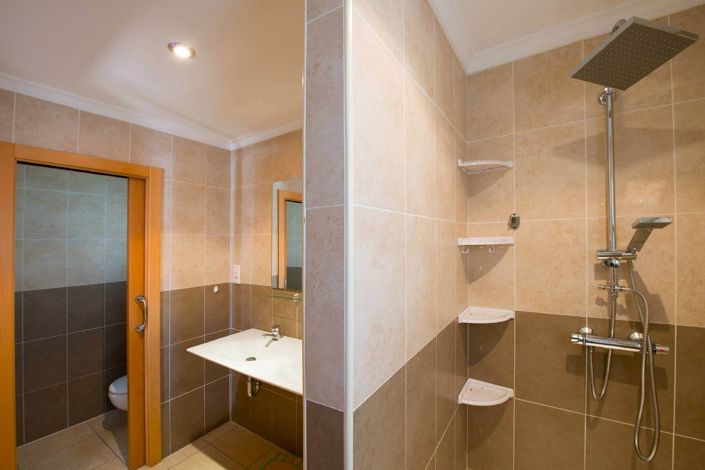 Image No.16-5 Bed Villa for sale