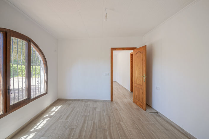 Image No.10-4 Bed Villa for sale