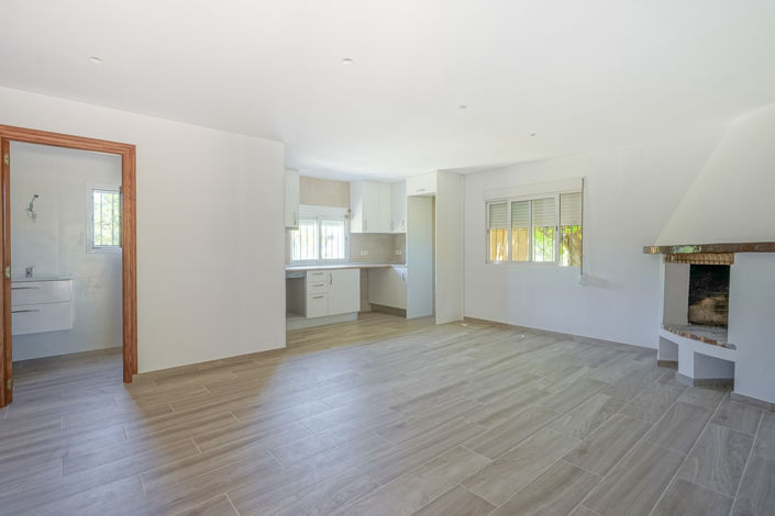 Image No.4-4 Bed Villa for sale