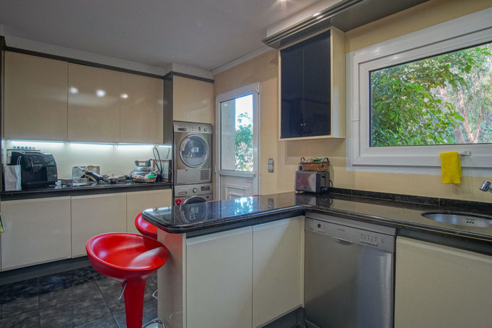 Image No.10-4 Bed Villa for sale