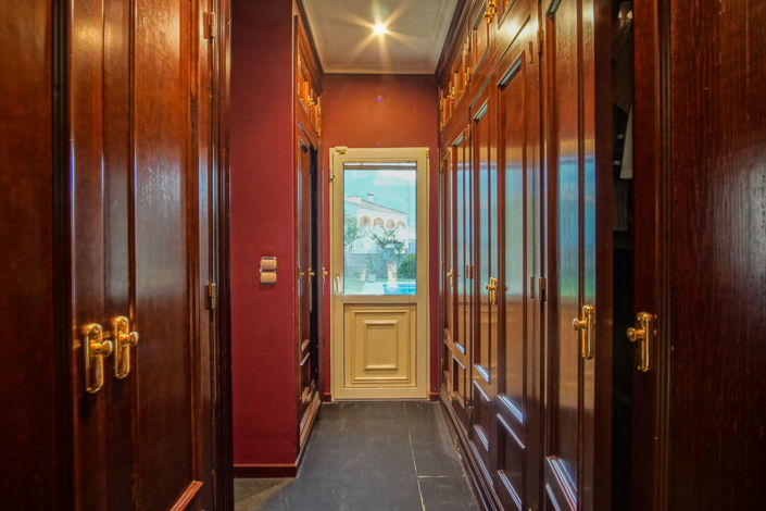 Image No.25-4 Bed Villa for sale