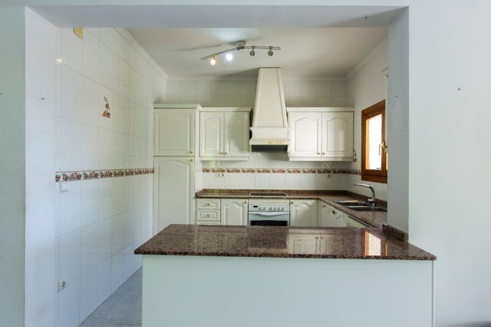 Image No.18-2 Bed Villa for sale