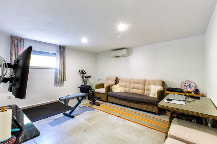 Image No.39-5 Bed Villa for sale