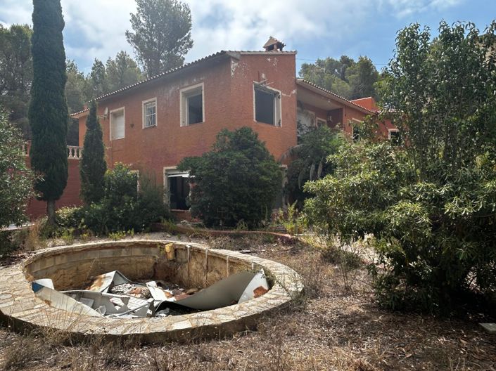 Image No.1-4 Bed Villa for sale