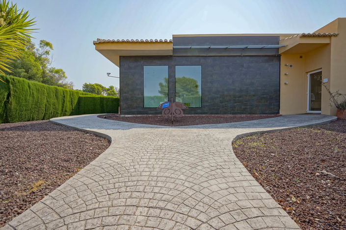 Image No.2-4 Bed Villa for sale