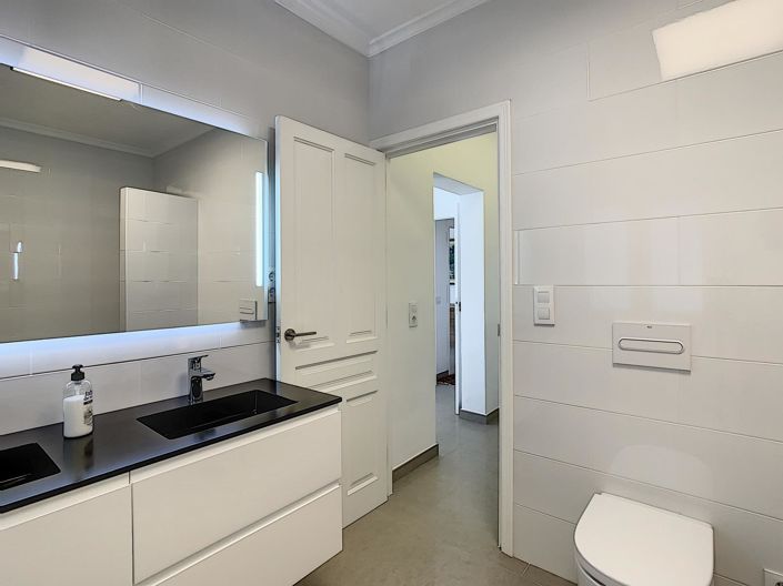 Image No.49-5 Bed Villa for sale