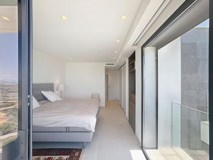 Image No.33-5 Bed Villa for sale