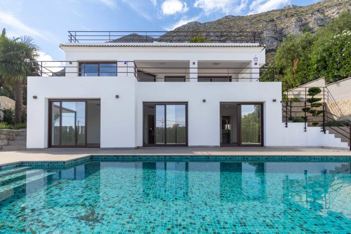 Image No.1-4 Bed Villa for sale