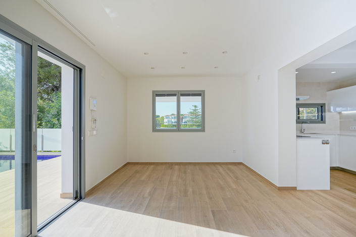 Image No.8-3 Bed Villa for sale