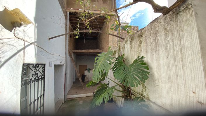 Image No.17-4 Bed Townhouse for sale