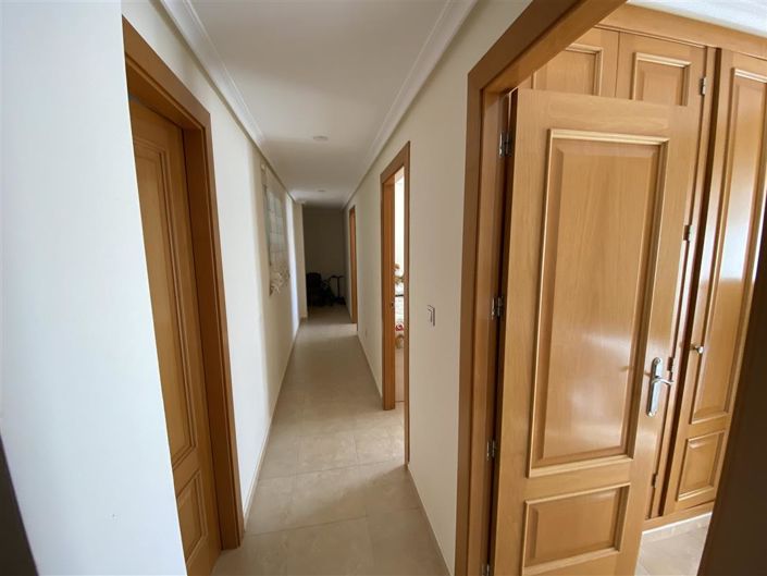 Image No.15-4 Bed Apartment for sale