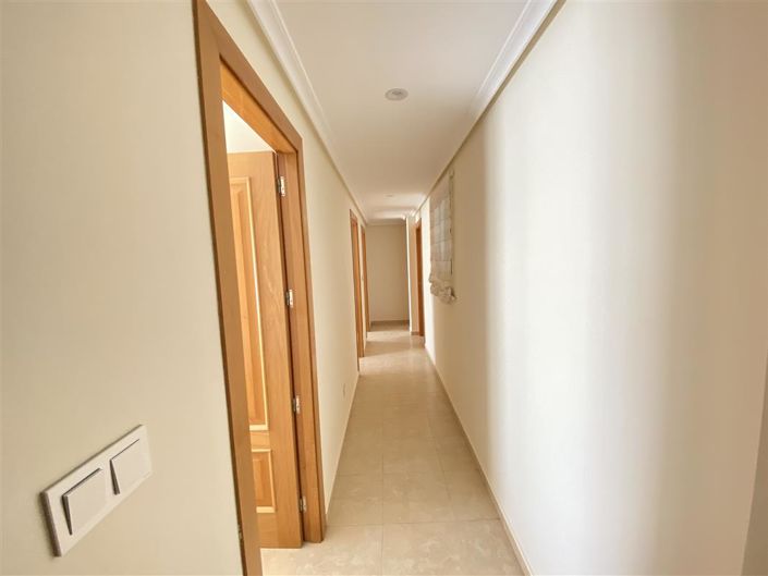 Image No.21-4 Bed Apartment for sale