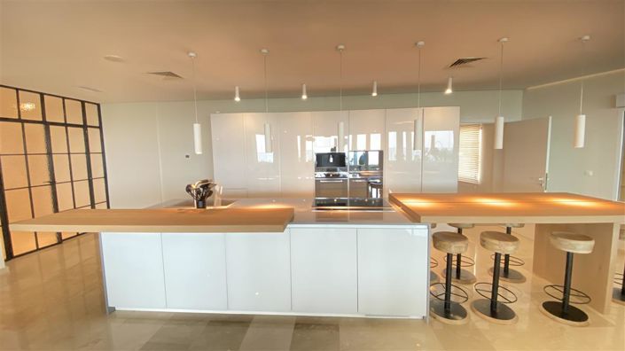 Image No.23-6 Bed Apartment for sale