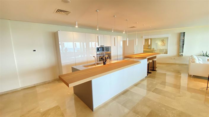 Image No.24-6 Bed Apartment for sale